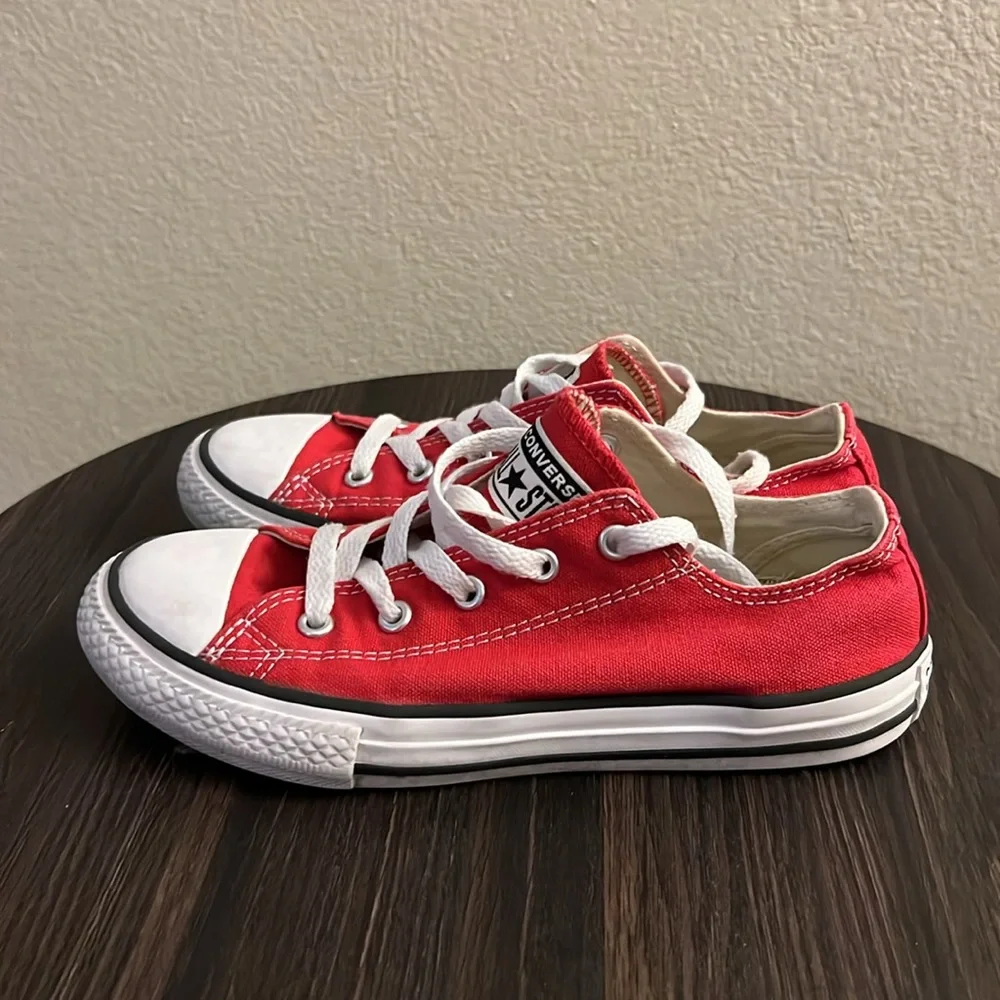 (2) Red Converse Chuck Taylor All Star Classics Unisex